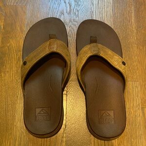 Mens Reef Cushion Lux Flip Flops, size 10